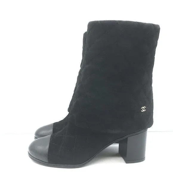 Chanel 17B Clover & Heart Quilted Fold-Over Boots Black Suede Size 35.5 - Picture 6 of 12